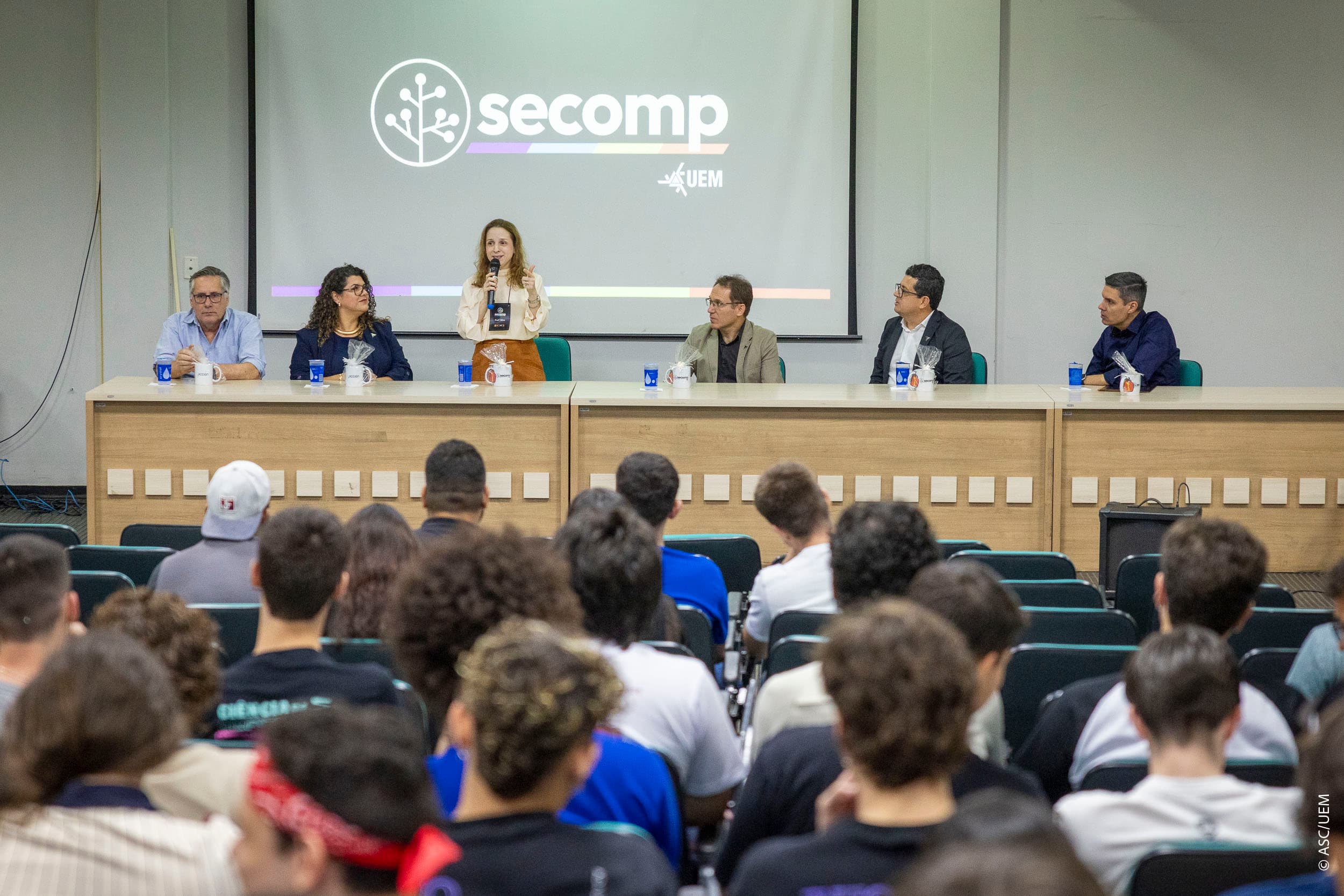 Foto da Mesa de Abertura da Secomp 2025